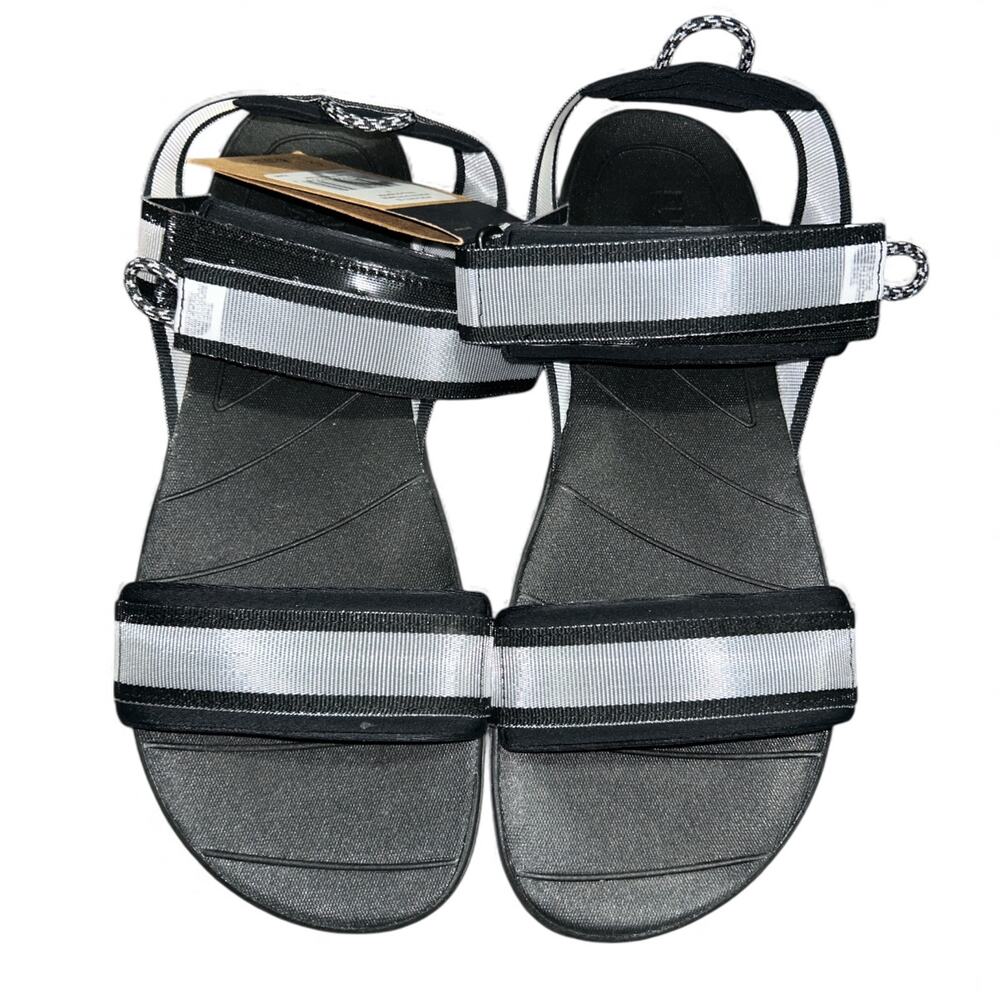 The North Face Men's 13 Skeena Sport Sandal Black Asphalt Gray